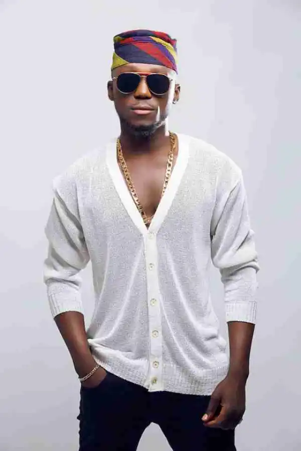 Davido Rescues DJ Spinall From Public Harassment In The U.S